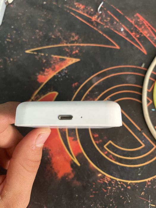 Vand baterie externa wireless magnetica