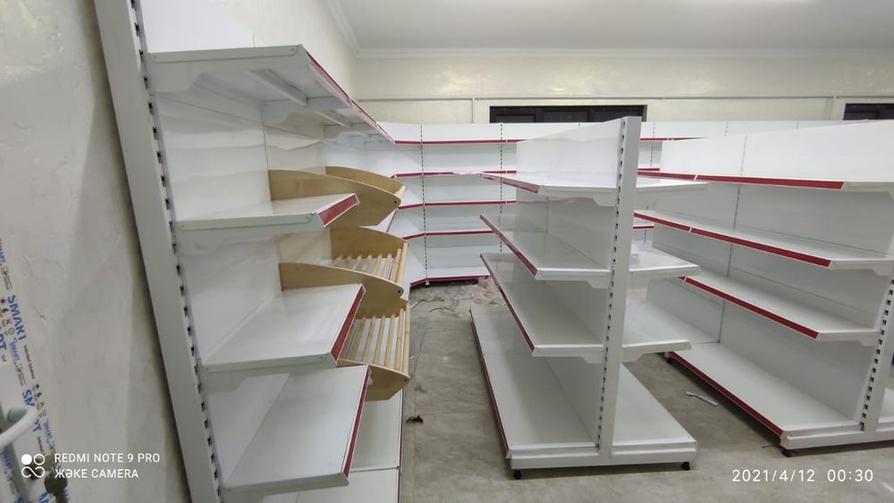 Полки и стеллажи для минимаркетов и магазинов