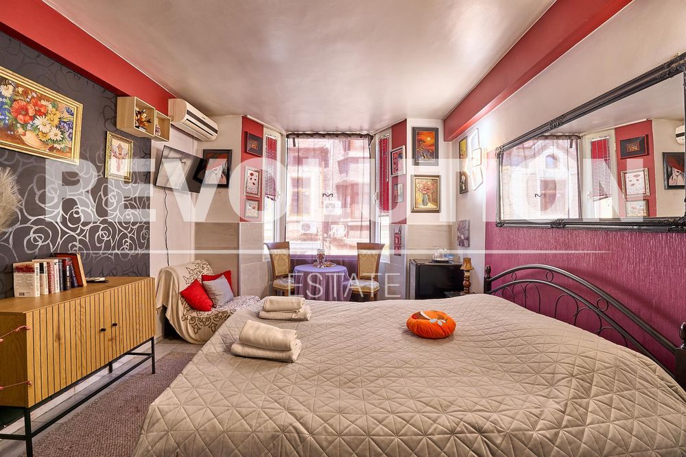 Дава се под наем Едностаен апартамент в Пловдив, Център - 38 кв.м за 409 € - Снимка #1