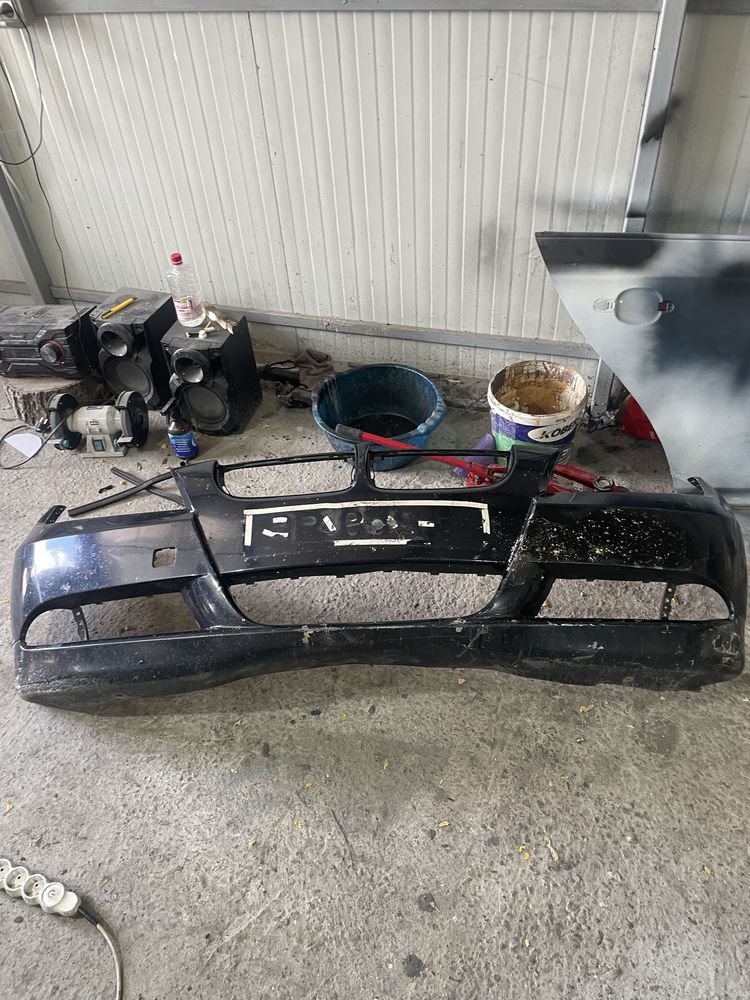 Vand barao riginala  bmw e 90 si ușă dreapta fara geam si macara