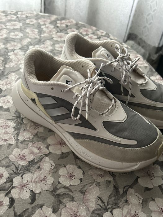 Adidas обувки като нови само един път носени 38/39 номер