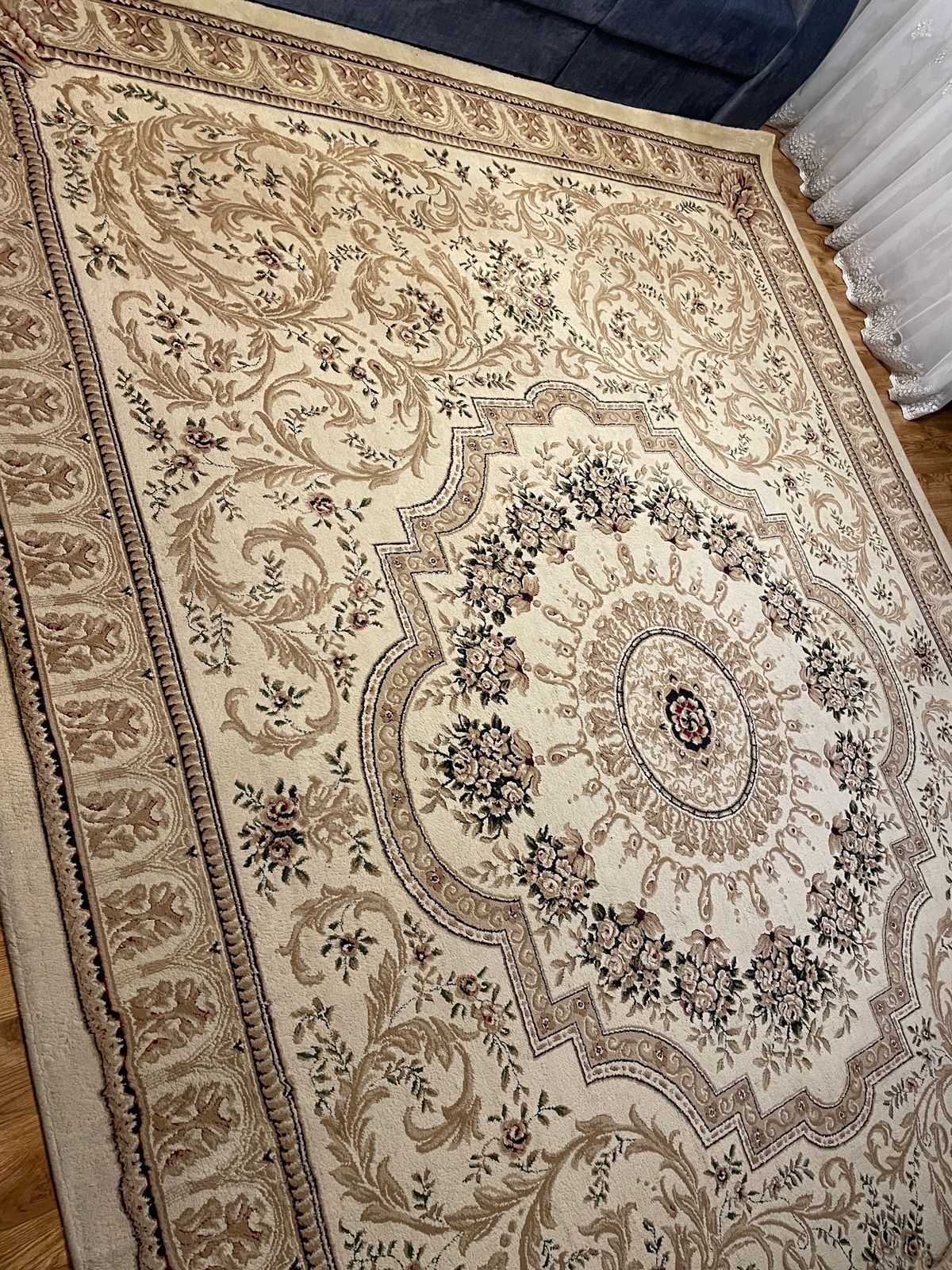 Продам ковёр 400×295