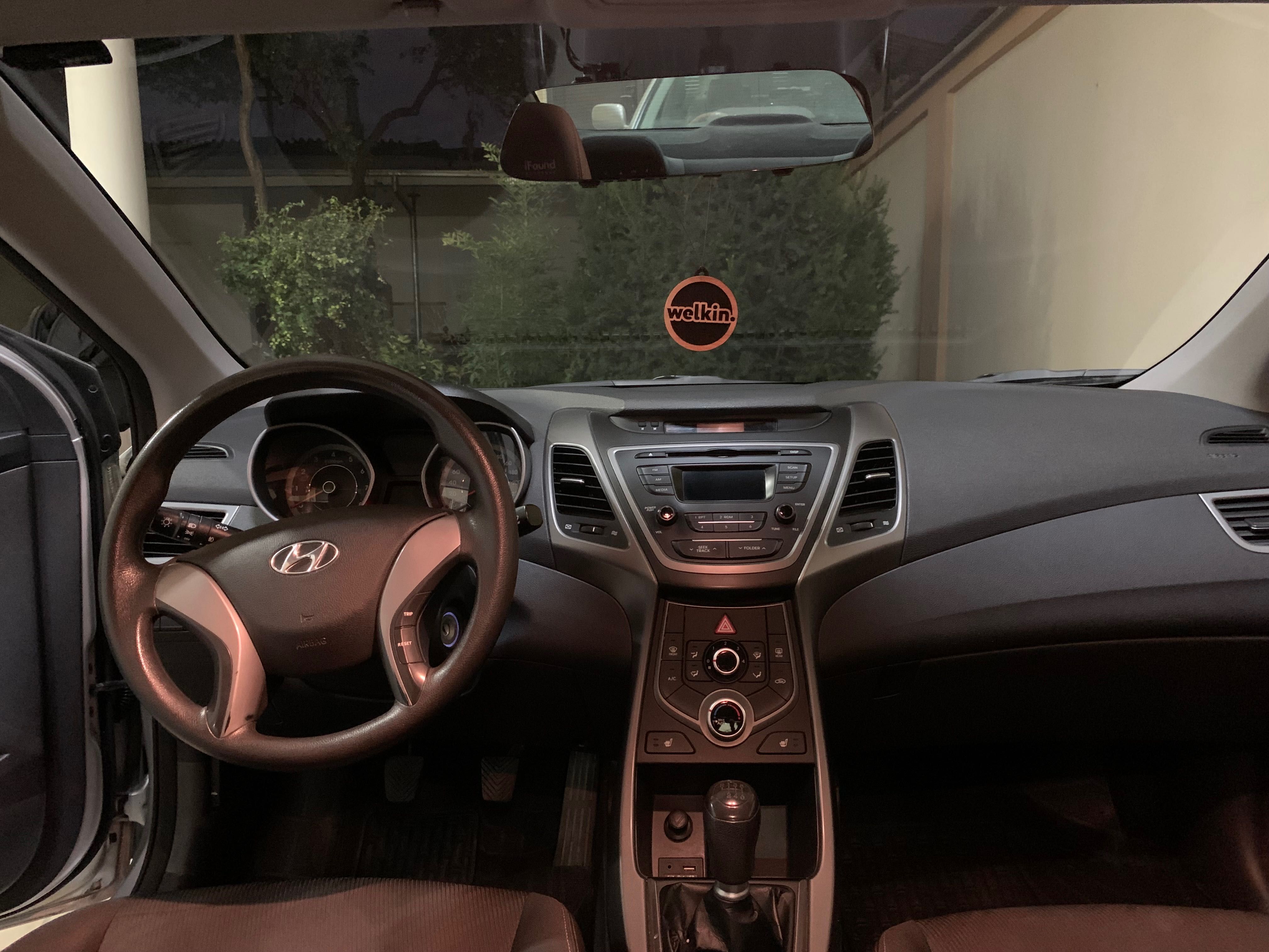 Продаю авто Hyundai Elantra