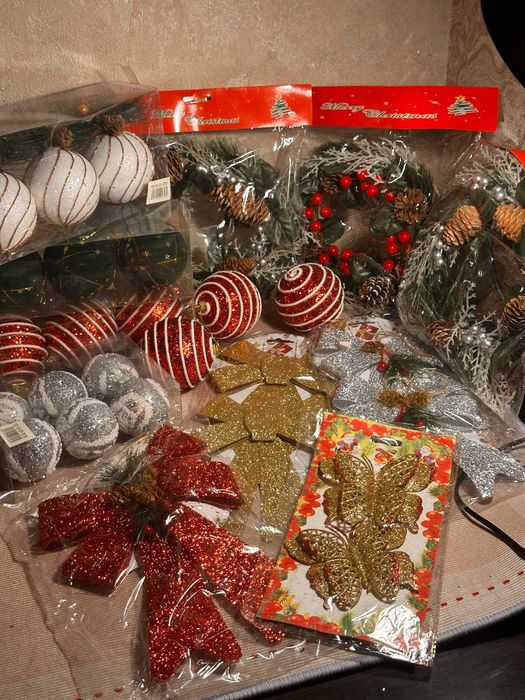 Новогодный икрушки продается срочно!!!