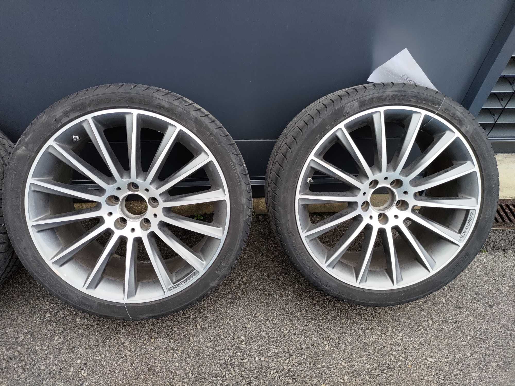 Оригинални Джанти AMG 19 Спорт Пакет Mercedes с гуми Pirelli ДОТ 08/21