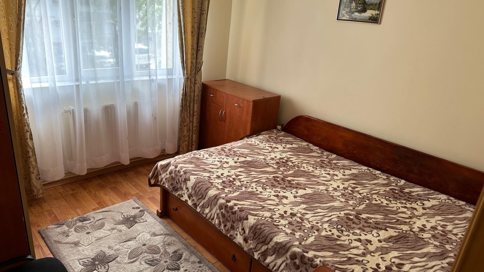 Închiriez apartament 2 camer zona Bucovina