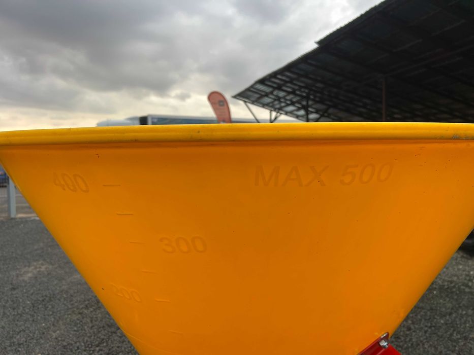 Distribuitor ingrasaminte 300 L poloneza