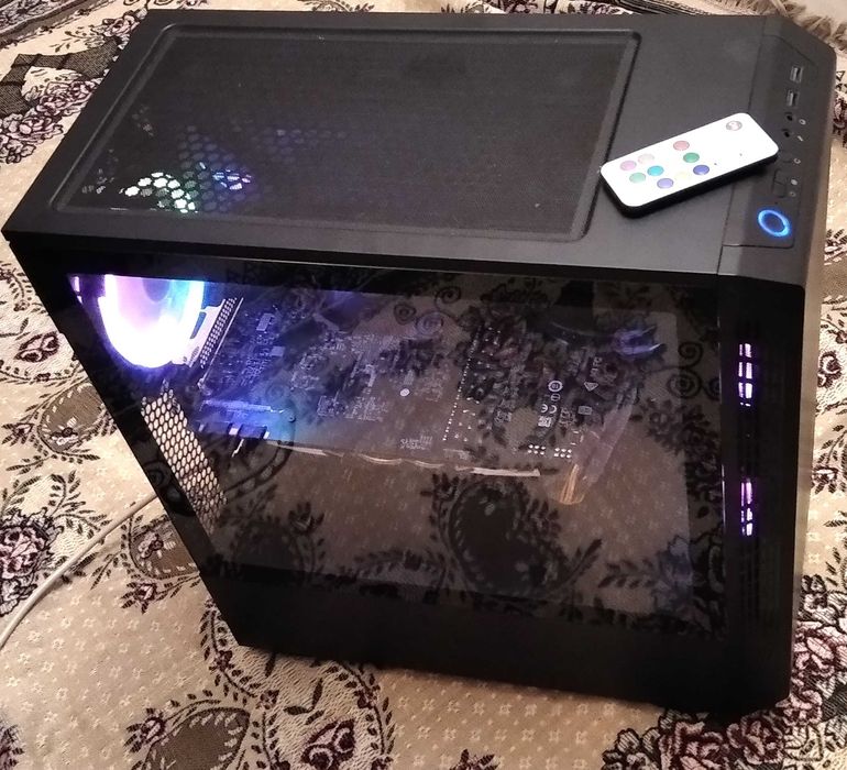 Ryzen 7 1800X,GTX 1070,16GB, 1TB SSD+2TB HDD,WiFi6,Sticla,aRGB+Telec