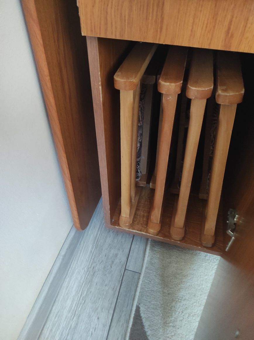 Vând masă extensibilă