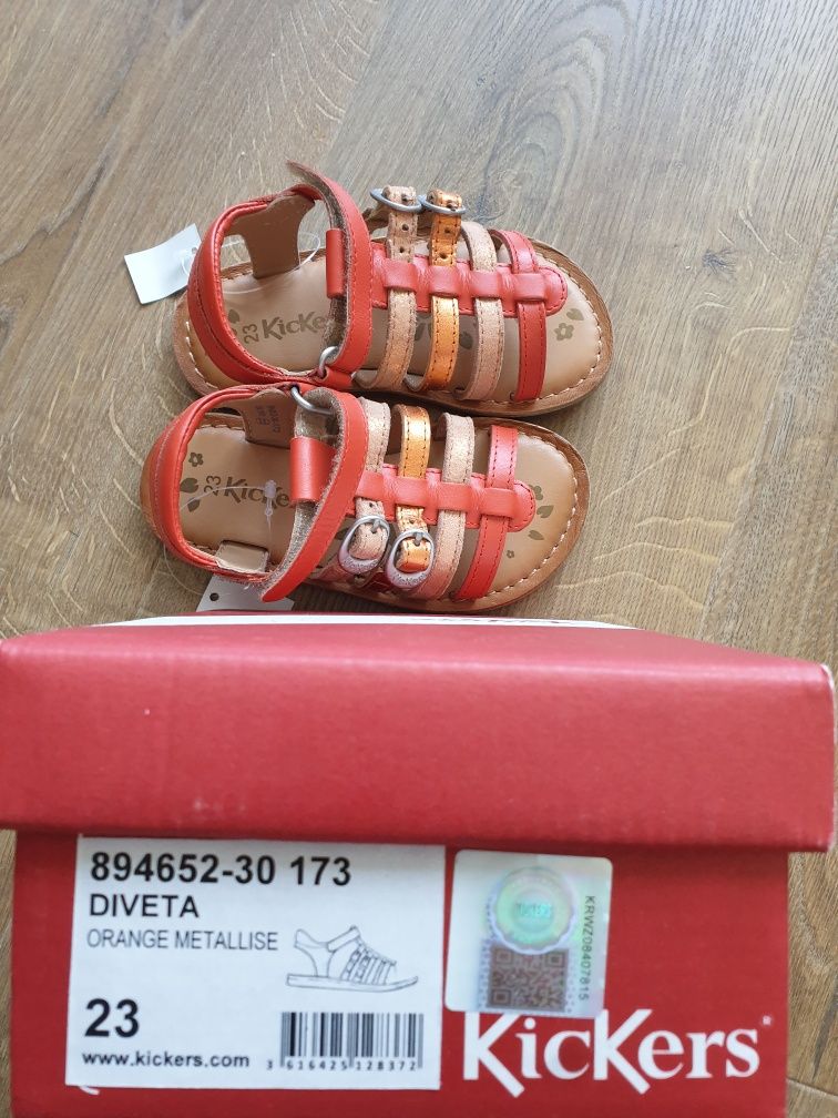 Детски сандали Kickers Diveta