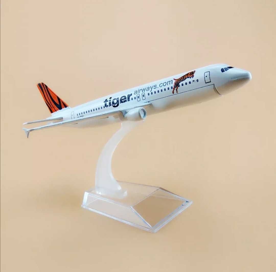 Macheta avion Tiger Airways Singapore / metal / 16 cm