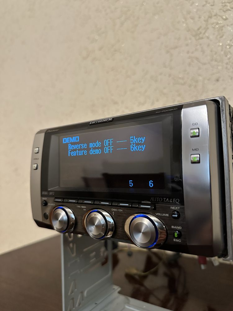 Pioneer Carrozzeria FH-P009MD magnitafon sotiladi. Blutusi bor.