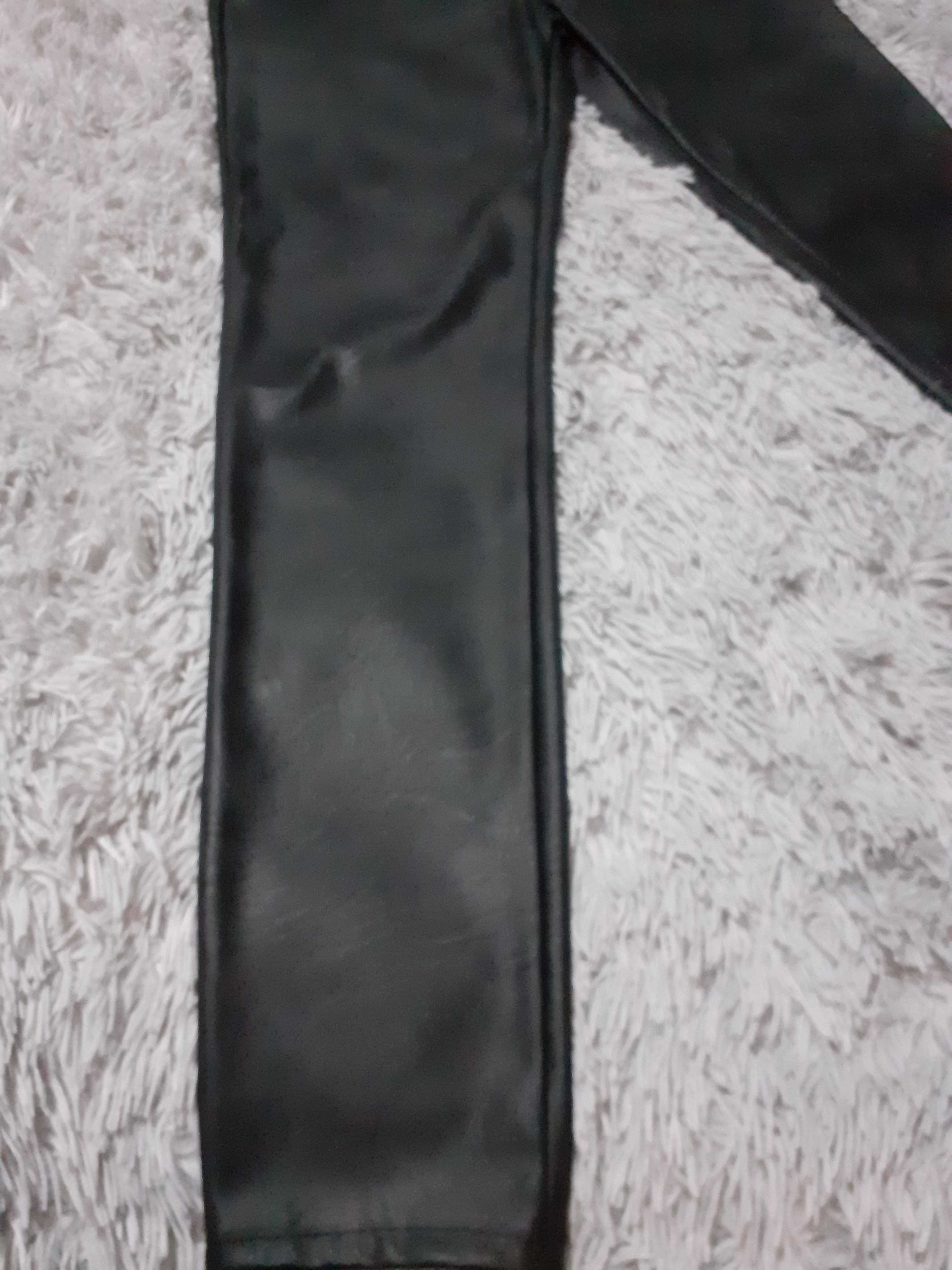 Pantaloni noi, piele eco, usor  elastici