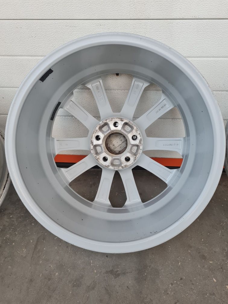 Оригинални джанти за АУДИ AUDI VW SEAT SKODA R18 5x112 ET39 8J