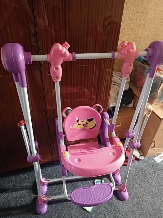 Отдам даром детскую качелю