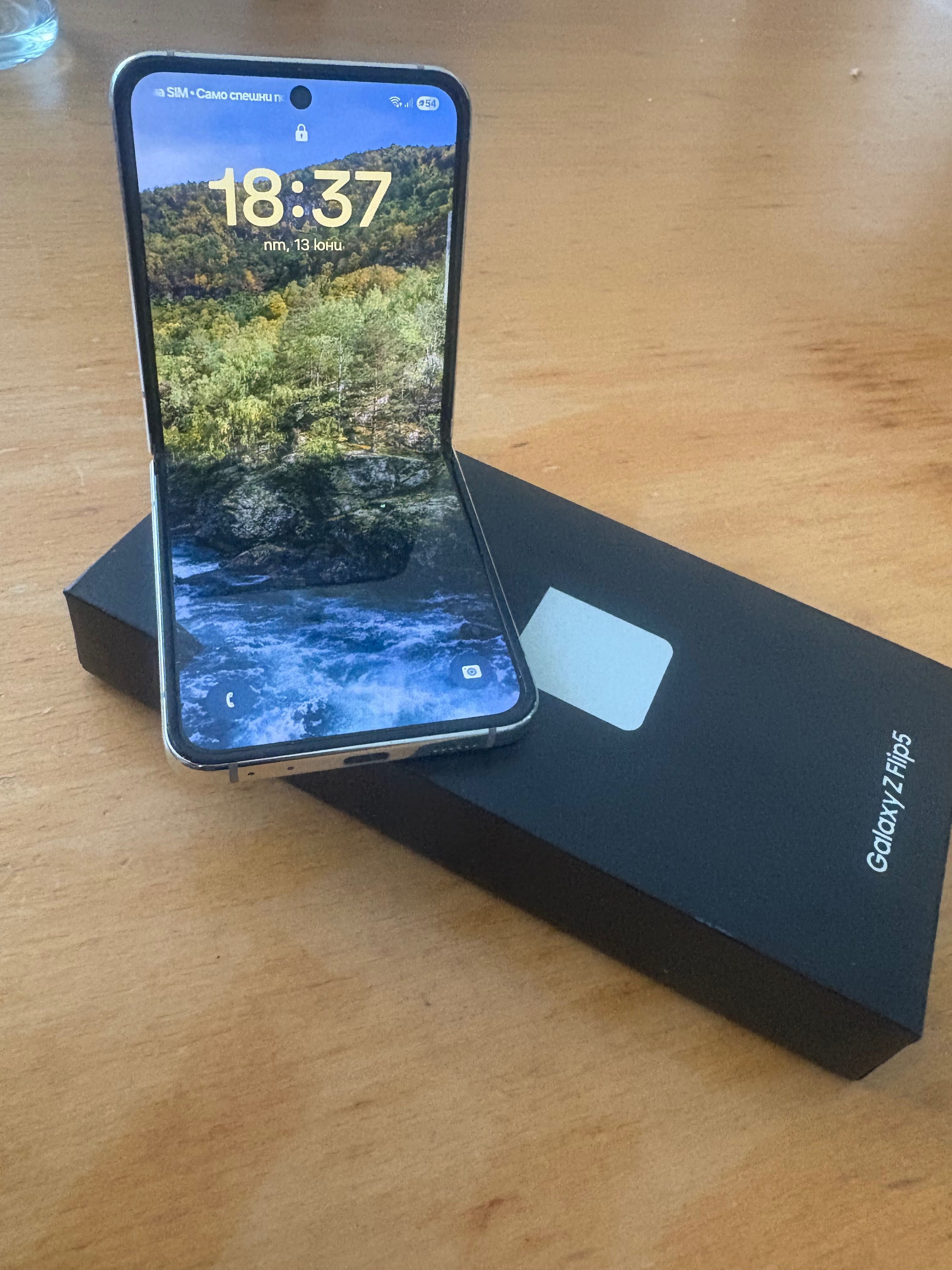 телефон-Galaxy Z Flip5