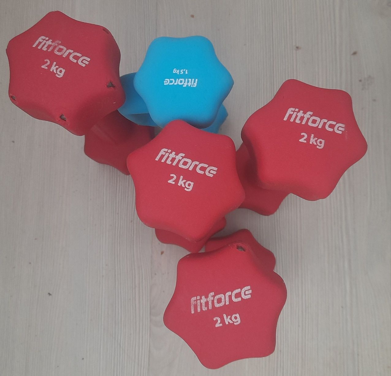 gantere 2kg (4 buc) si 1,5kg (1 buc)