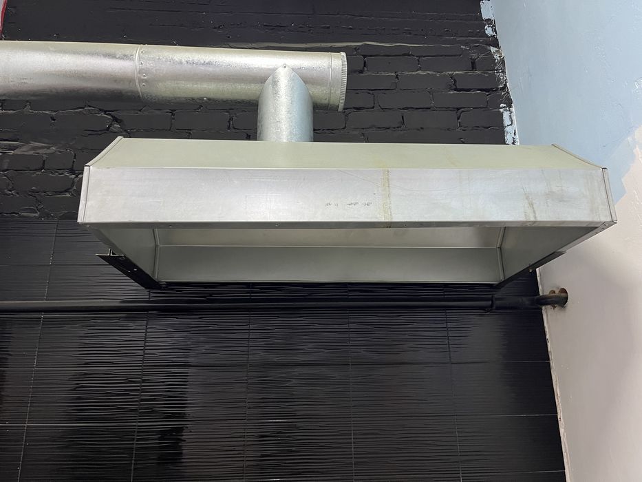 Продам зонт для вытяжки 140/70