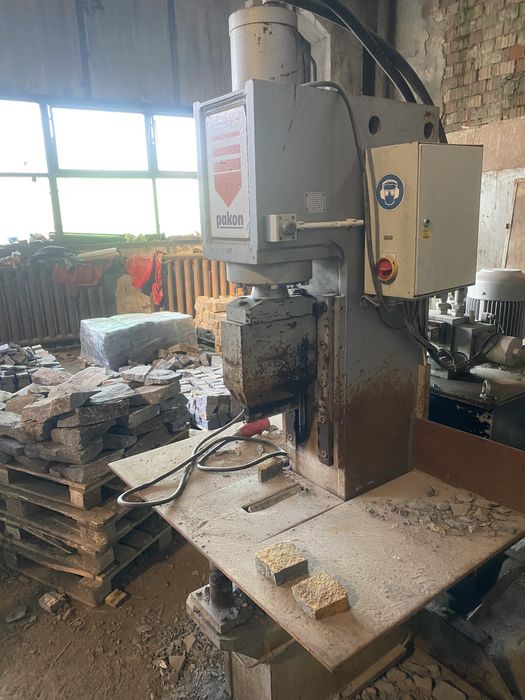 Masina de taiat Spărgător pavaj piatra Pakon 40 t