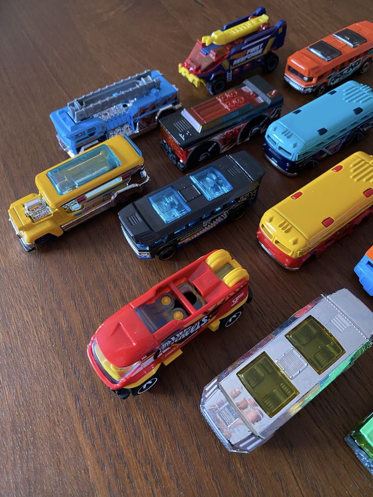 Hot wheels - автобуси