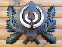 Дърворезба за глиги,поставка за ловен трофей от диво прасе