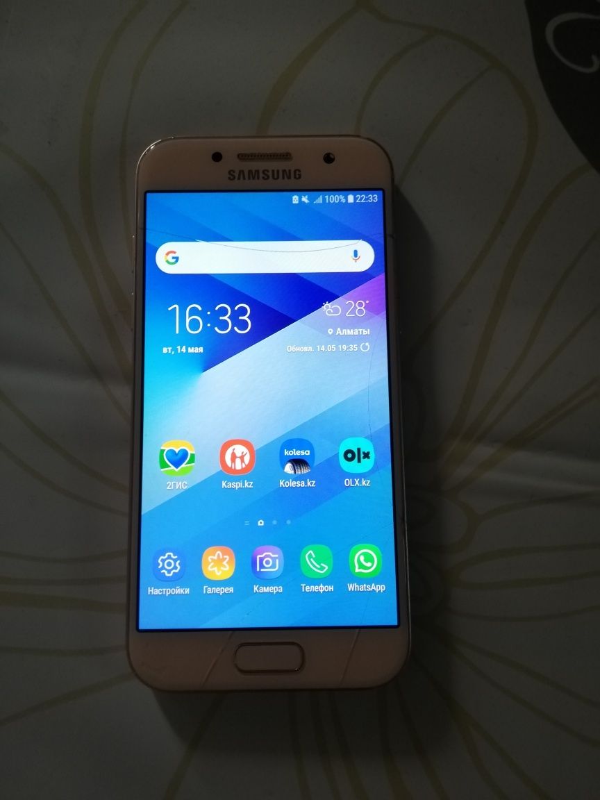 Samsung galaxy  А 3.2017г