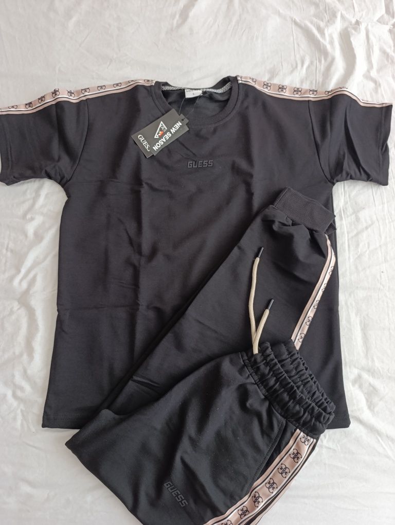 Спортен сет Guess