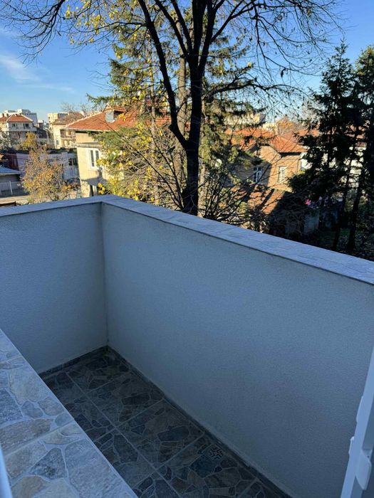 Дава се под наем Тристаен апартамент в Враца, Център - 80 кв.м за 408 € - Снимка #8