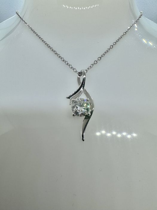 Сребърно колие с мойсанит (диамант) 1 карат