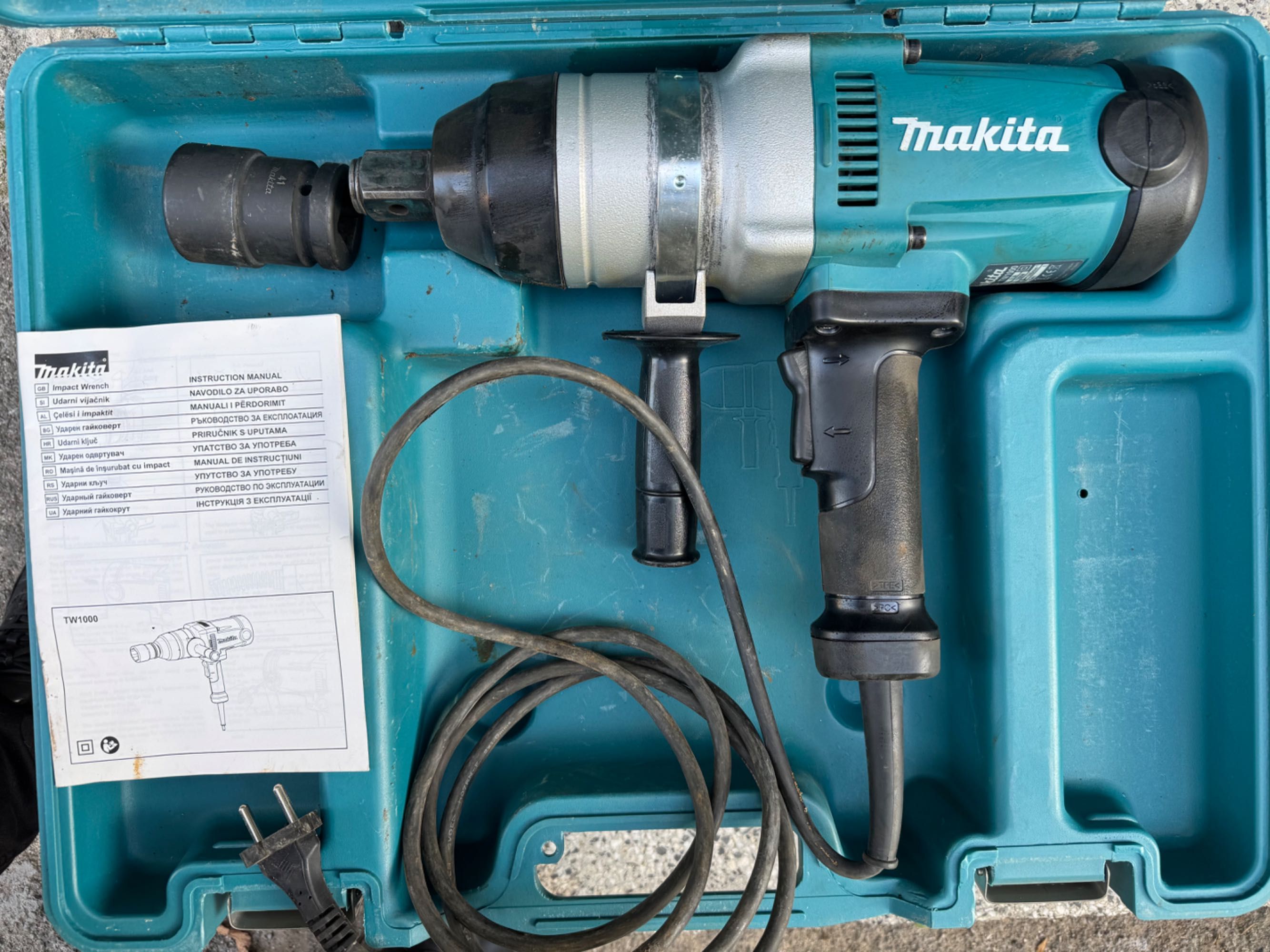 Електрически гайковерт Makita TW1000