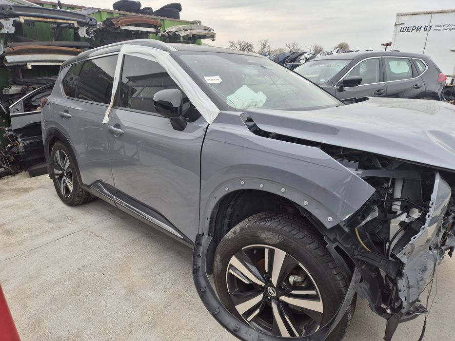 Nissan Rogue на части
