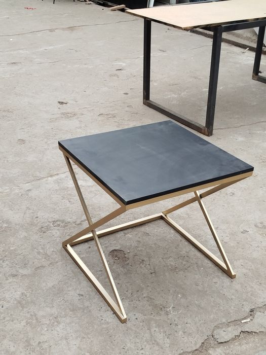 Jloft mebel jurnalniy stol