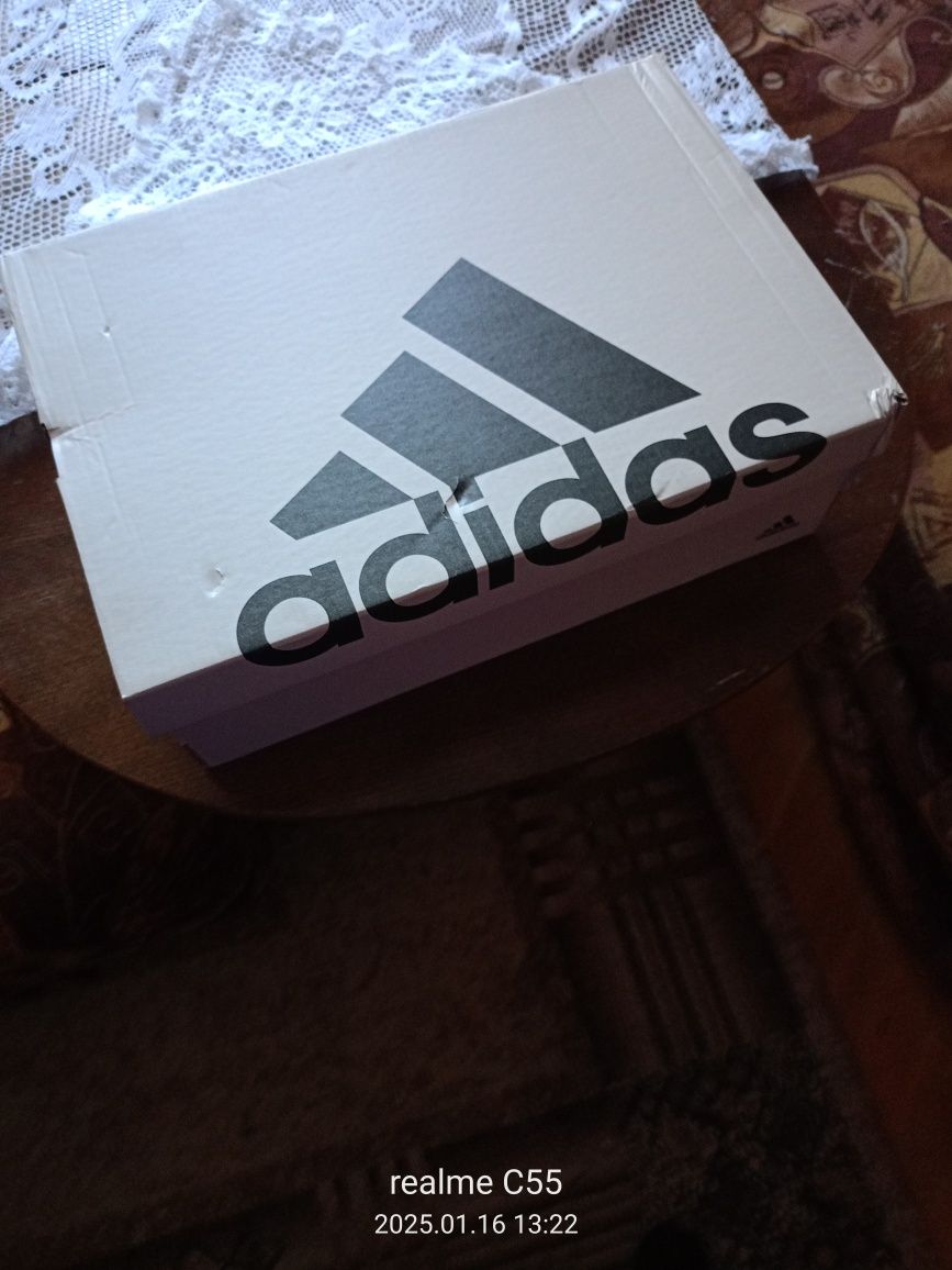 маратонки adidas #45