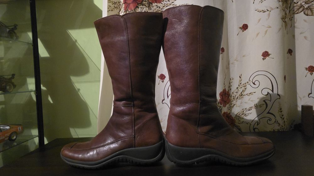 Дамски ботуши нови номер 40