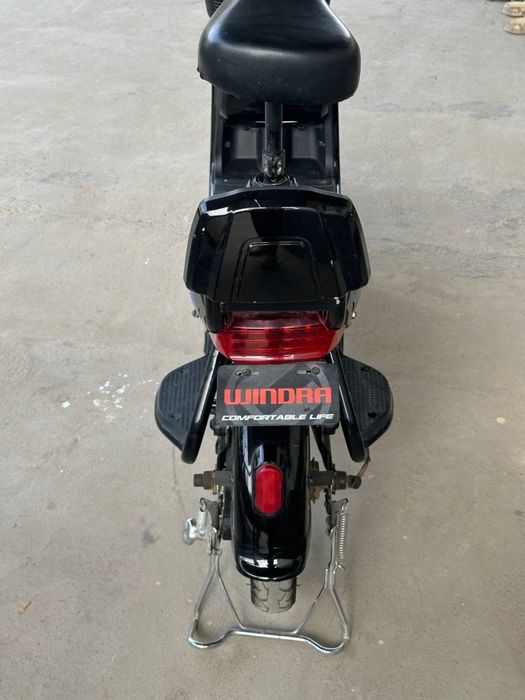 Skuter sotiladi Ujindra