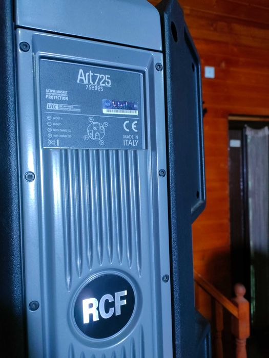 BOXE PASIVE RCF 725 husa , cablu si stativ inclus