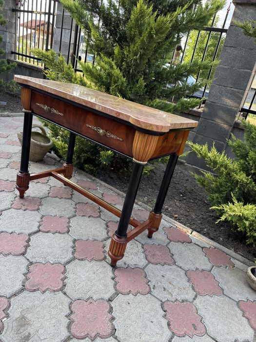 Comodă - masa de scris din lemn masiv, cu blat marmură