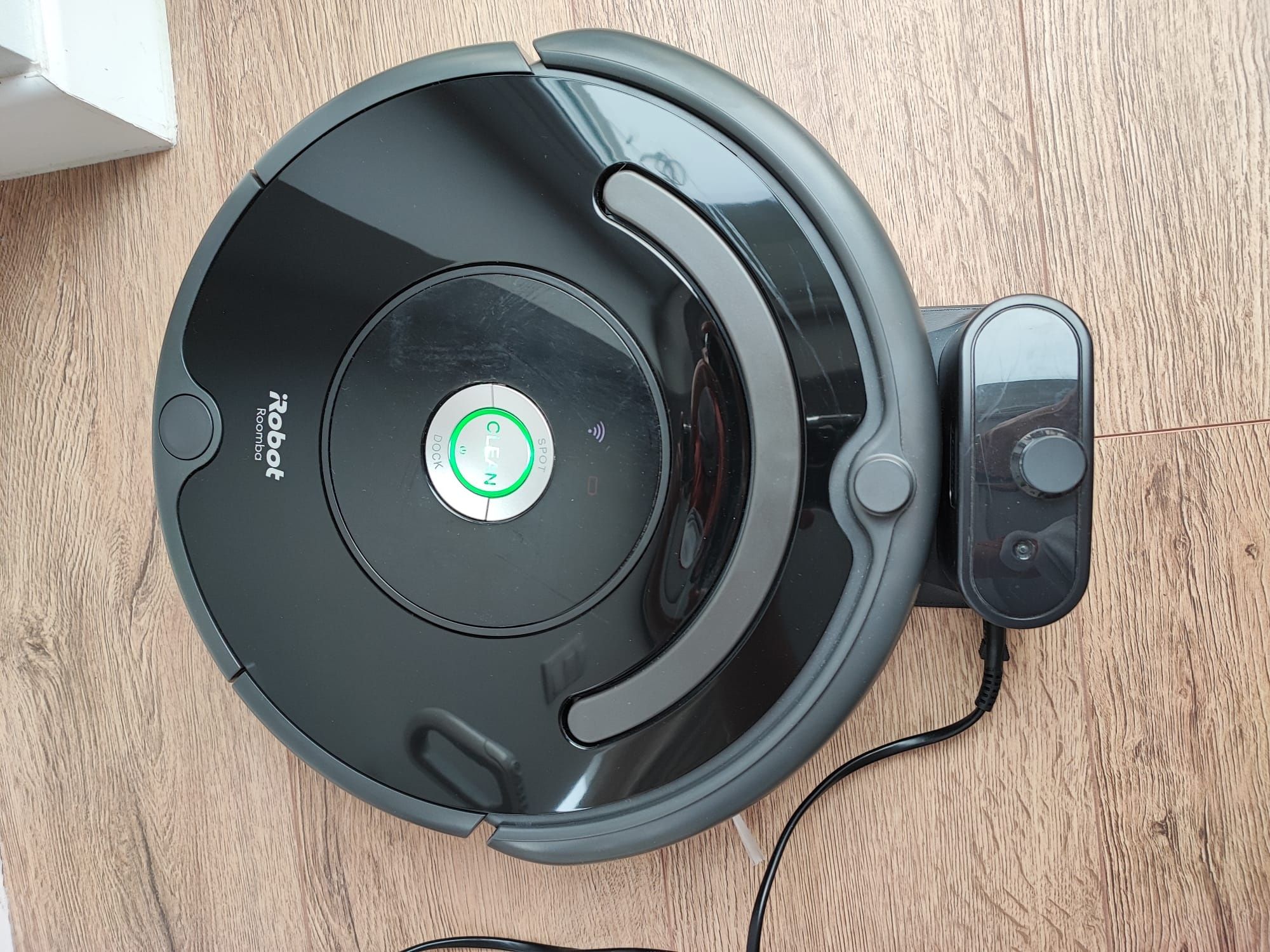 Aspirator robot iRobot Roomba 675
iRobot Roomba 675 WiFi
iRobot Roomba