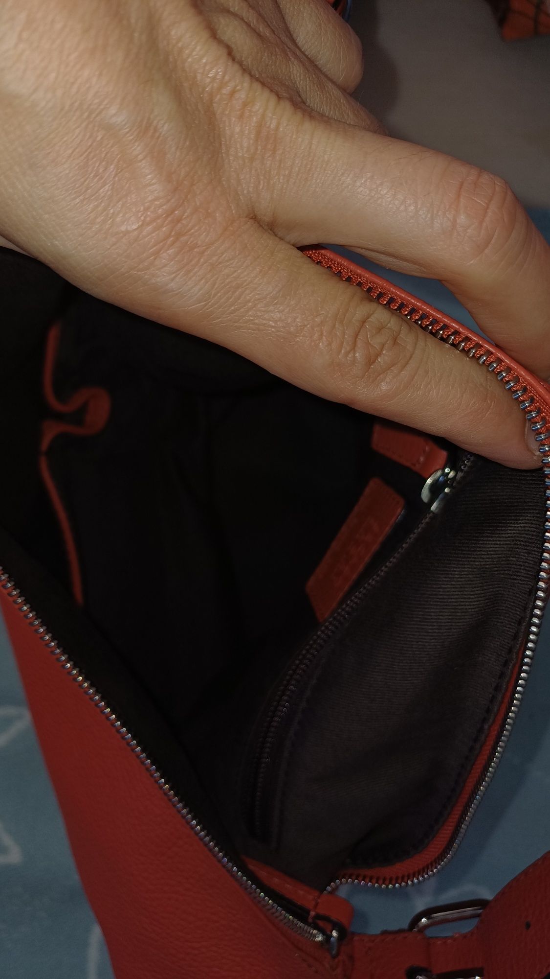 Escada sport чанта от естествена кожа