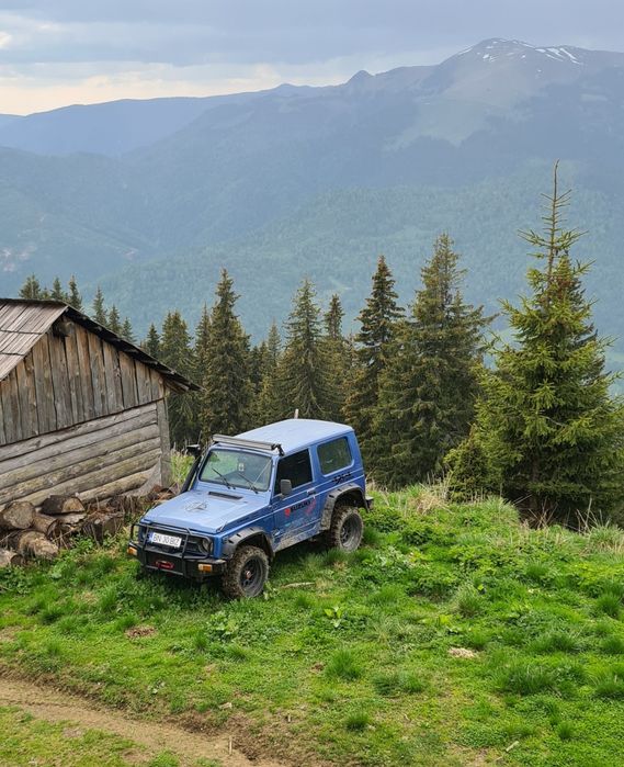 Vand sau schimb Suzuki Samurai 1.3