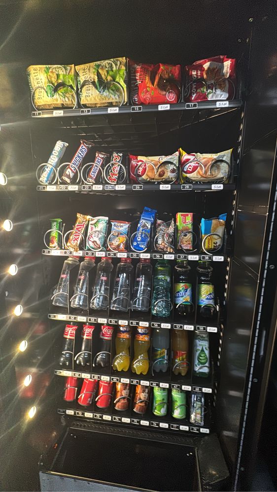 Vand 2 automate snak perfect functionale revizonate cu sistem plata