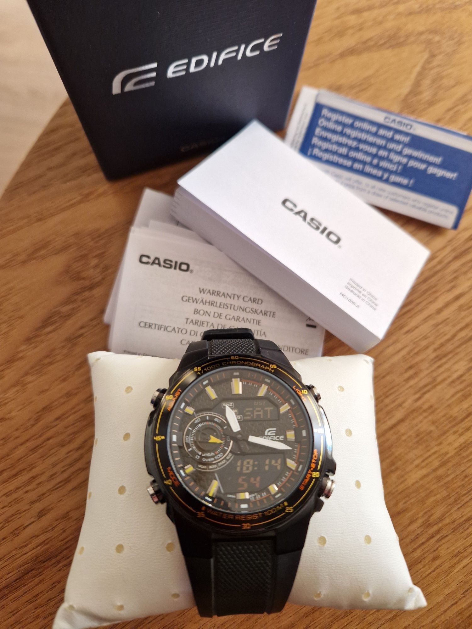 Vand ceas barbati Casio Edifice EFA-131PB-1A, nou