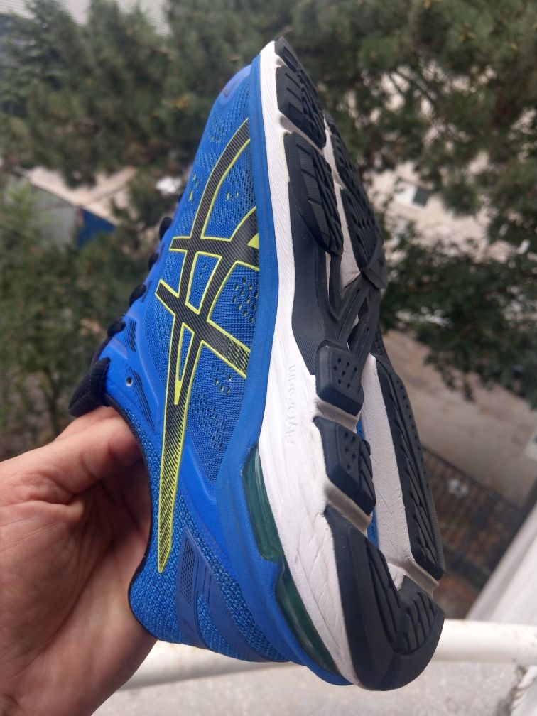 Asics Gel GT2000-7. 42нм. 26,5см.