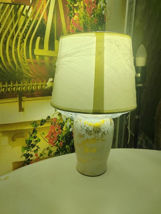 Светильник настольный