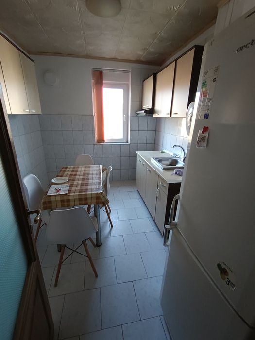 Închiriez apartament in Harsova centru