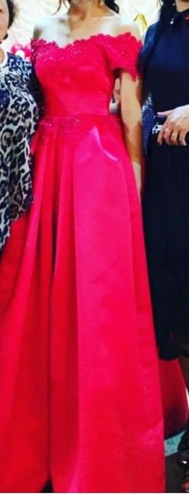 Продам красное платье на выпускной