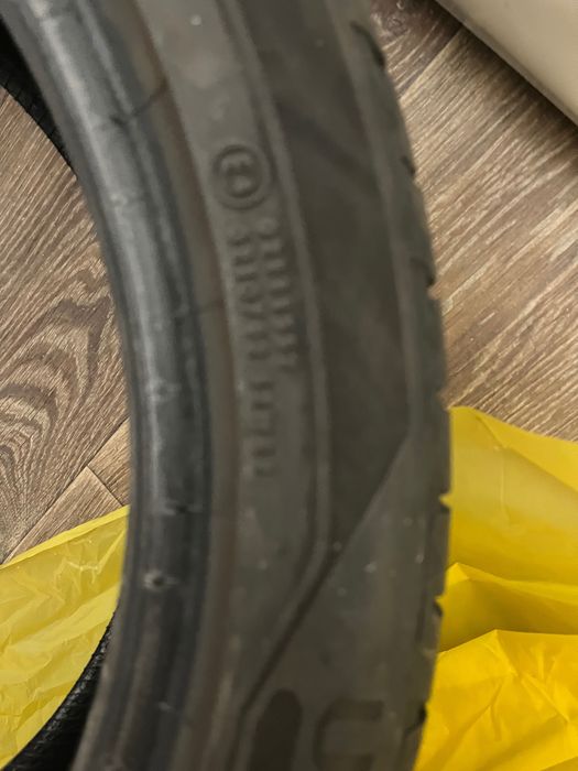 Продава 4 летни гуми Uniroyal Rainsport 5 215/45/18