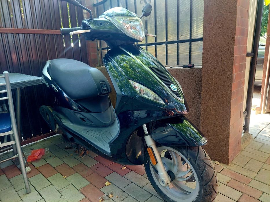 Scuter piaggio fly