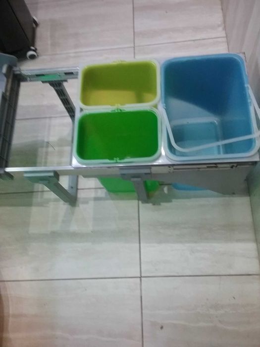 Кош за вграждане и разделно събиране на отпадъци