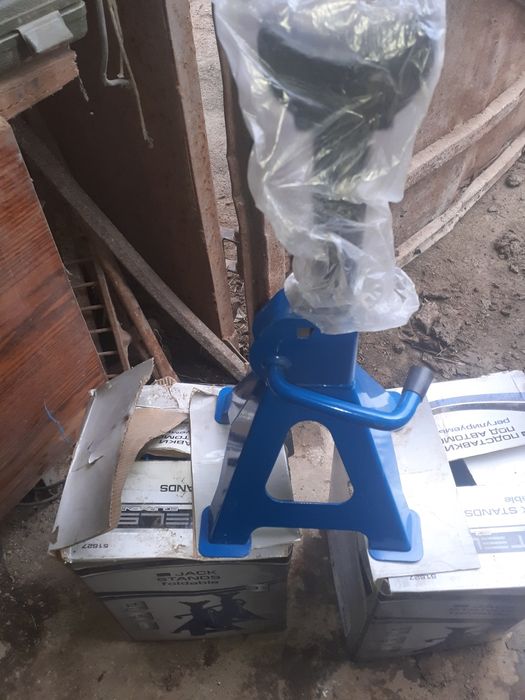 Продам упоры для ремонта